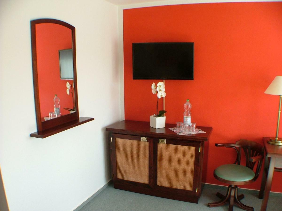 Hotel Garni Pension Zur Lutherstadt Лютерштадт-Айслебен Экстерьер фото